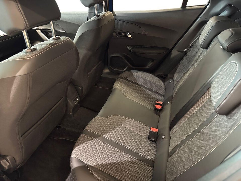 Peugeot 2008 1,2 PureTech 130 Allure EAT8 5d