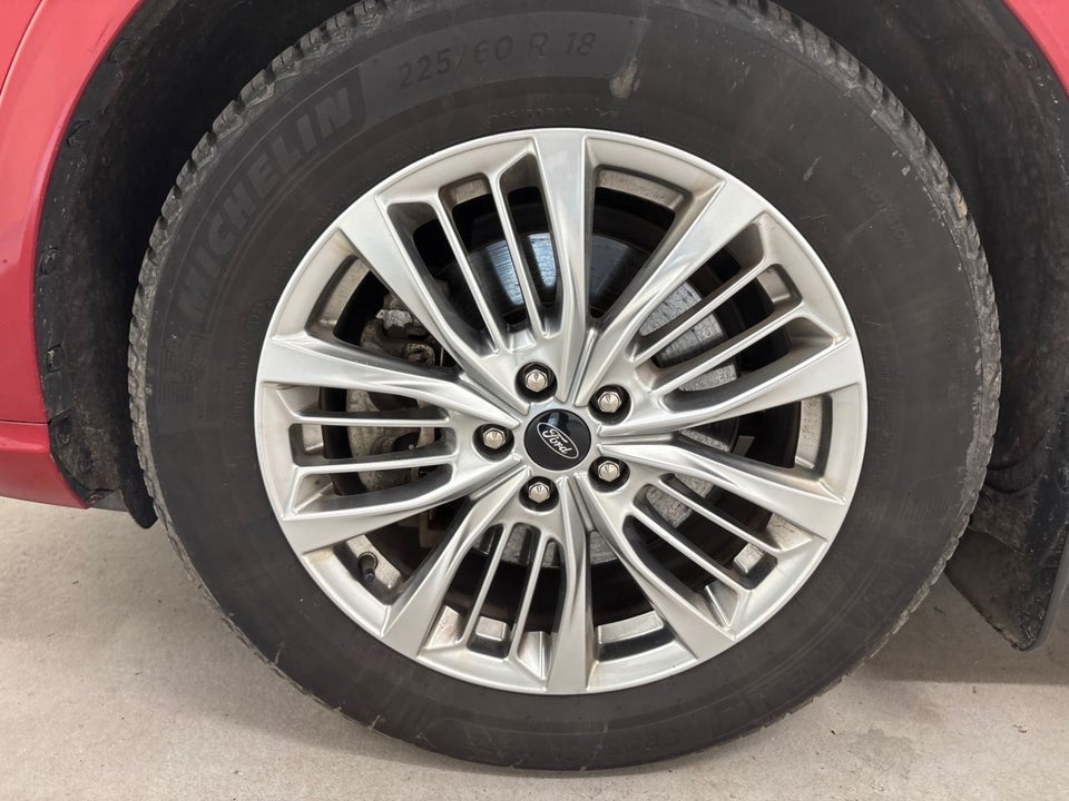 Ford Kuga 2,5 PHEV Vignale CVT 5d