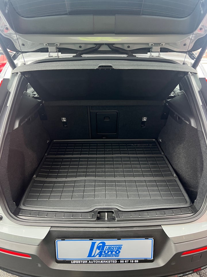 Volvo XC40 ReCharge Extended Range Plus 5d