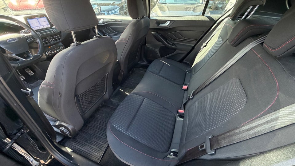 Ford Focus 1,0 EcoBoost ST-Line 5d