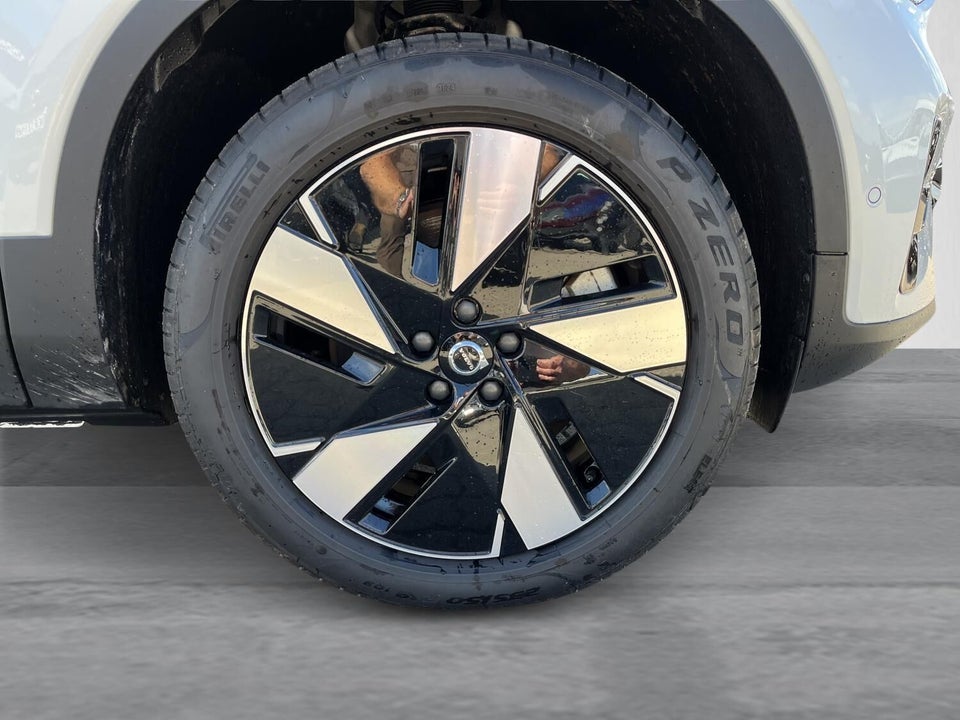 Volvo EX40 Twin Performance Ultra 5d