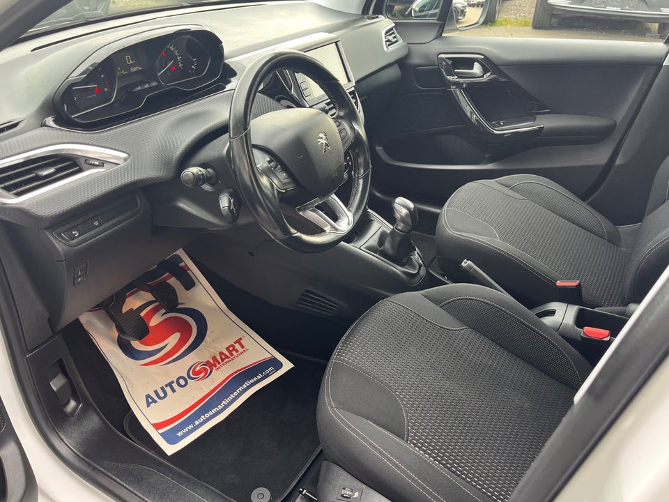 Peugeot 208 1,6 BlueHDi 100 Allure Sky 5d