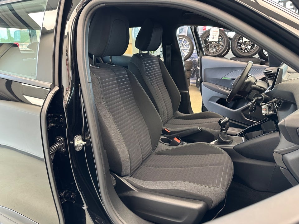 Peugeot 2008 1,2 PureTech 100 Active 5d