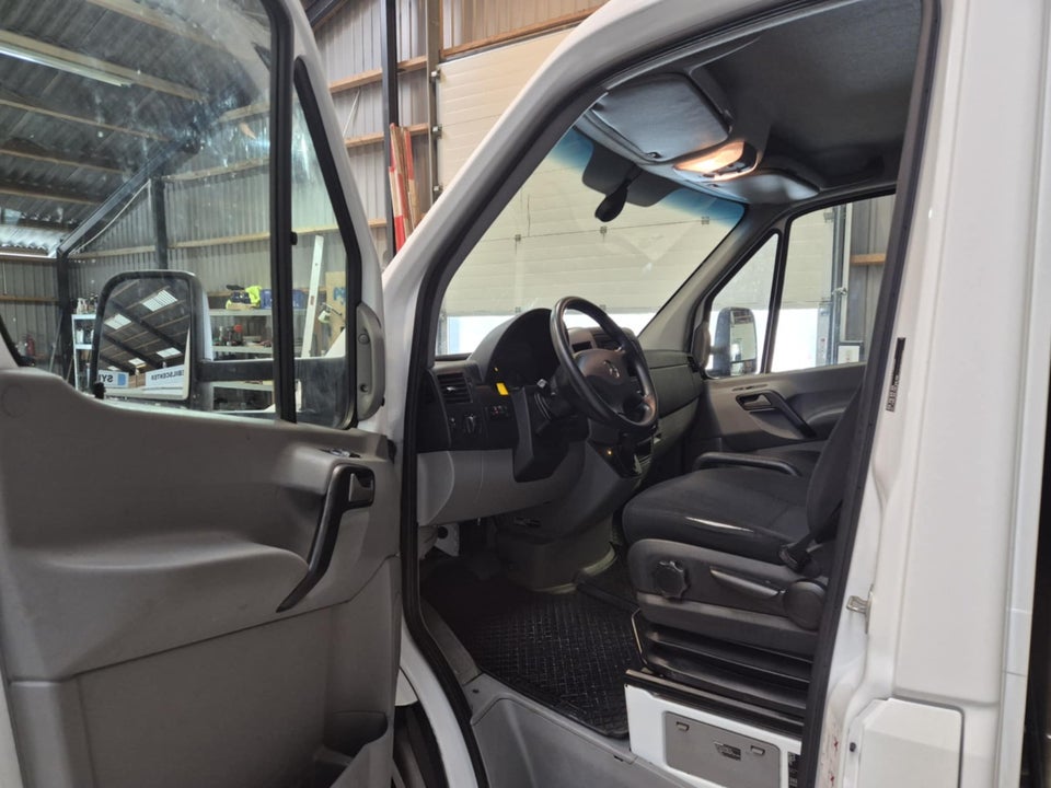 Mercedes Sprinter 319 3,0 CDi Alukasse m/lift 2d