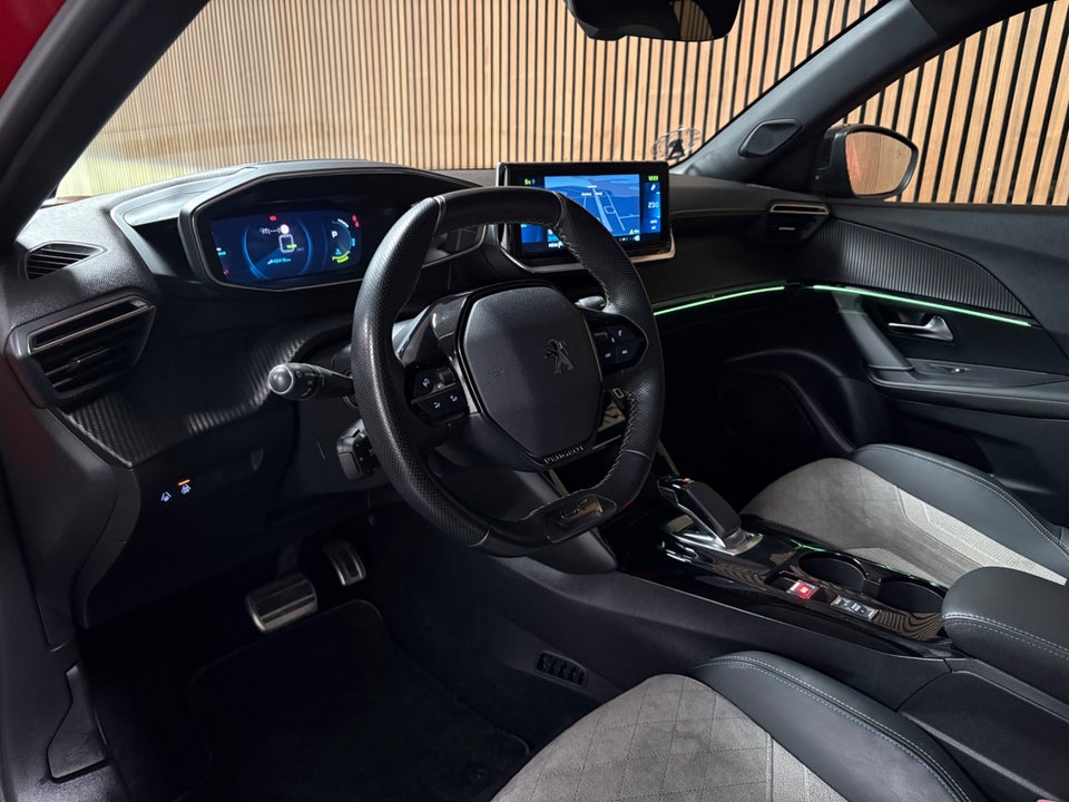 Peugeot e-2008 50 GT Pack 5d