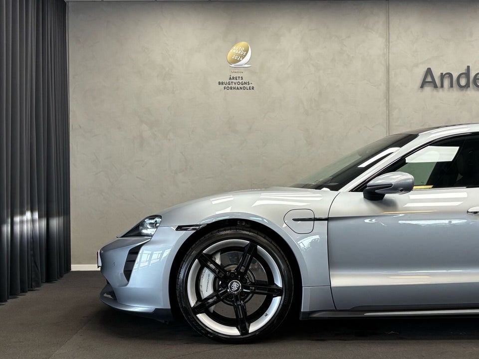 Porsche Taycan Turbo Performance+  4d