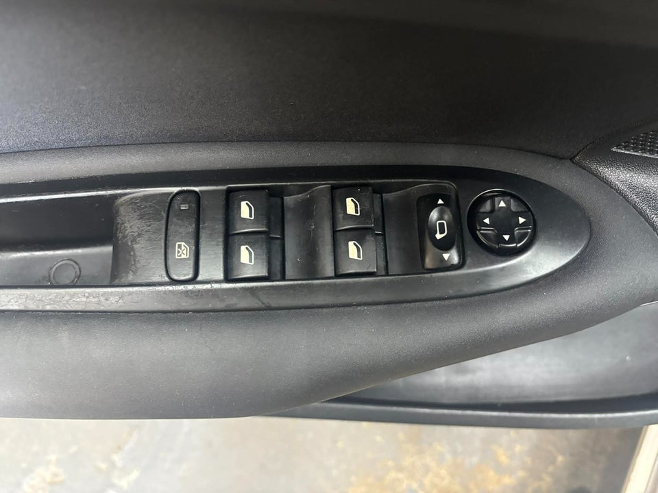 Citroën C4 1,6 e-HDi 112 Seduction E6G 5d