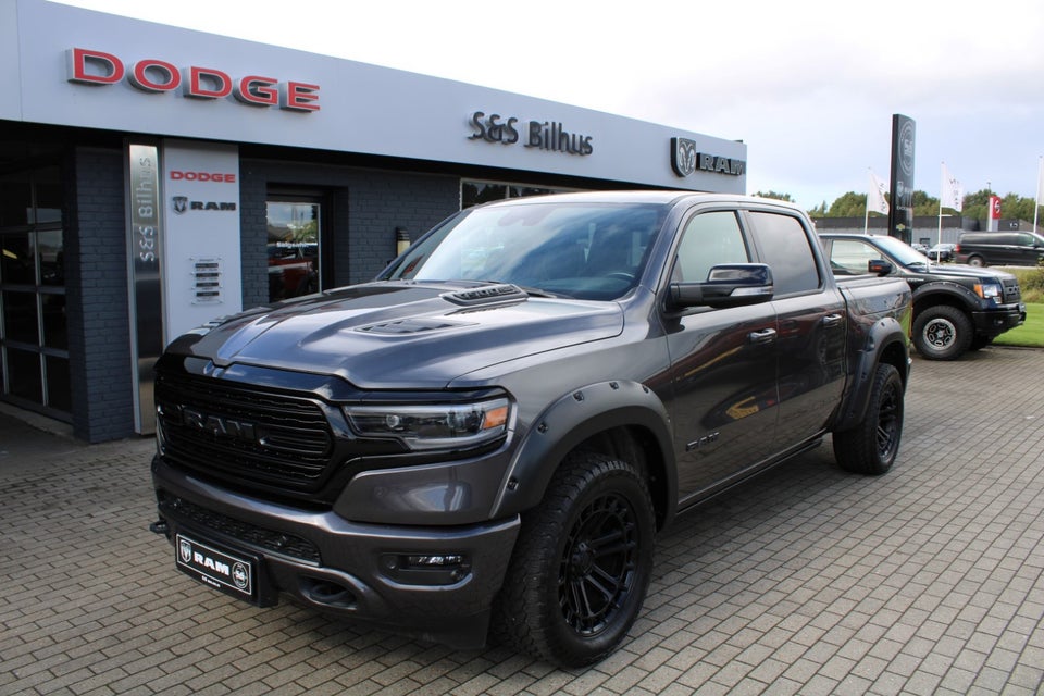 Dodge RAM 1500 5,7 V8 Hemi Limited Night aut. 4d