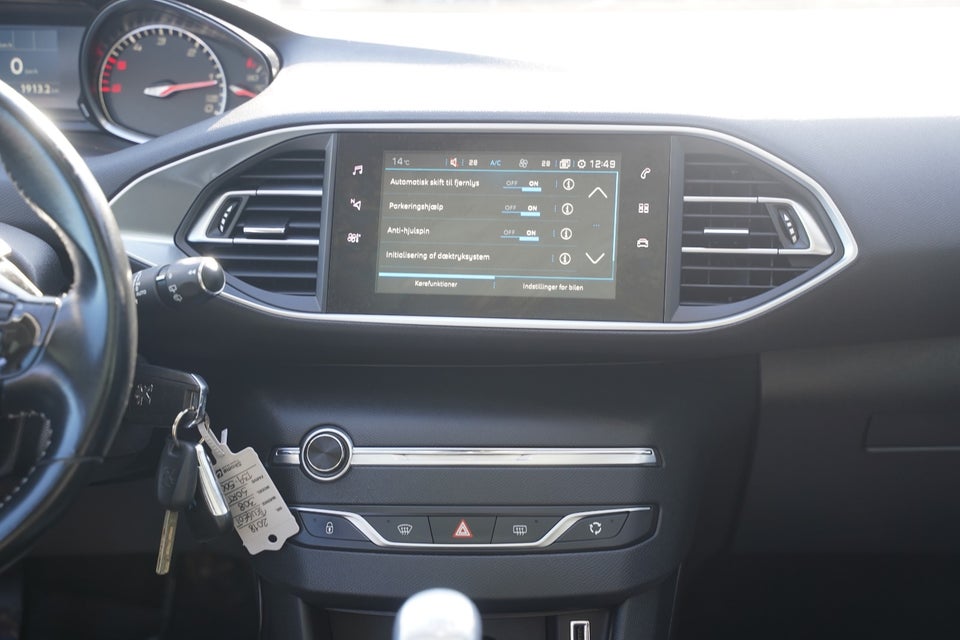 Peugeot 308 1,6 BlueHDi 120 Selection Sky SW 5d