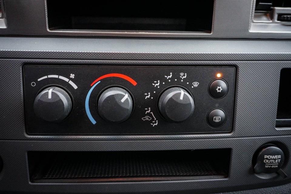 Dodge RAM 1500 5,7 V8 Hemi Sport aut. 4d