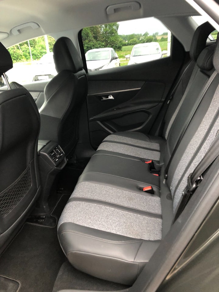 Peugeot 3008 1,2 PureTech 130 Allure Limited 5d