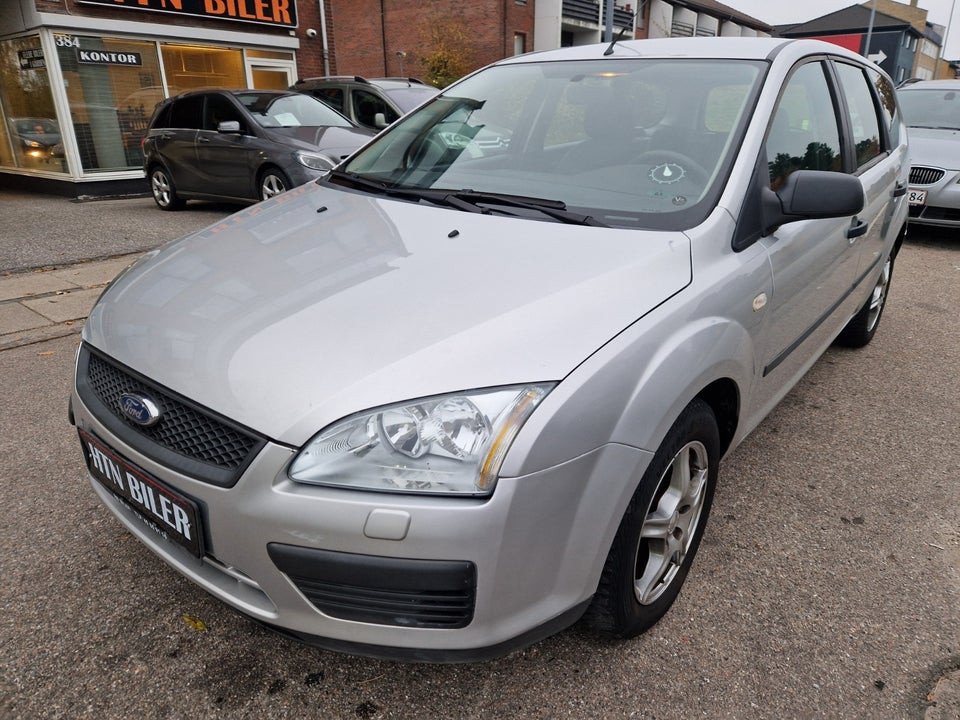 Ford Focus 1,6 Trend 100 5d