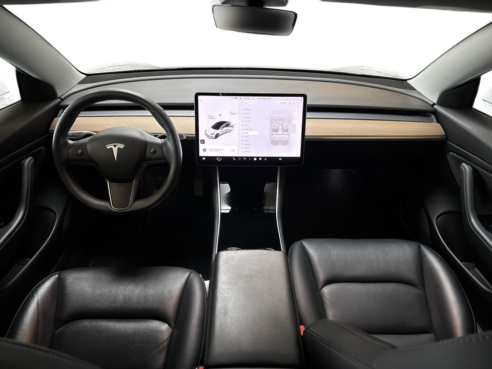 Tesla Model 3 Long Range AWD 4d