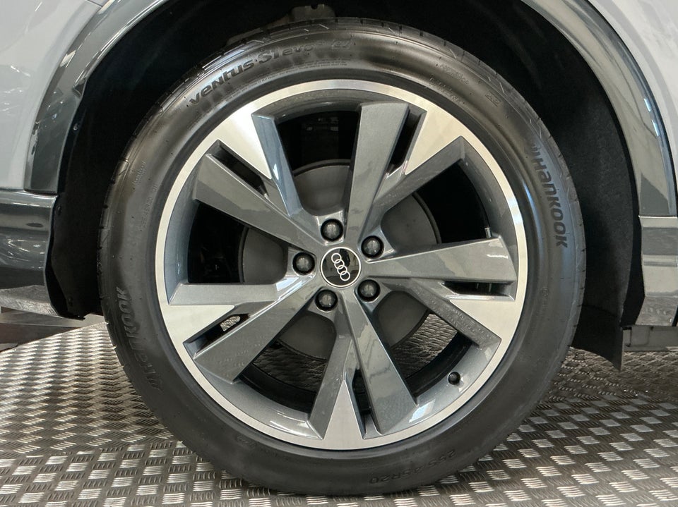 Audi Q4 e-tron 45 S-line 5d