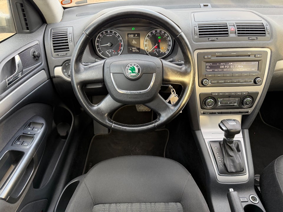 Skoda Octavia 1,6 TDi 105 Elegance DSG 5d