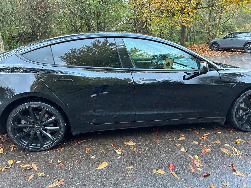 Tesla Model 3 Long Range AWD 4d