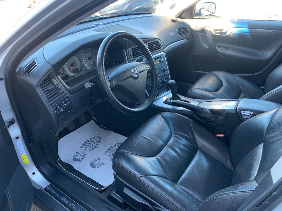 Volvo S60 2,4 140 Momentum 4d