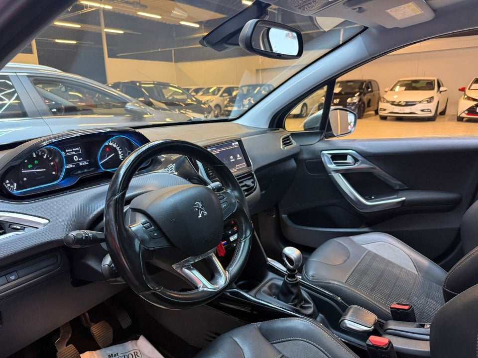 Peugeot 2008 1,5 BlueHDi 100 Allure Sky 5d