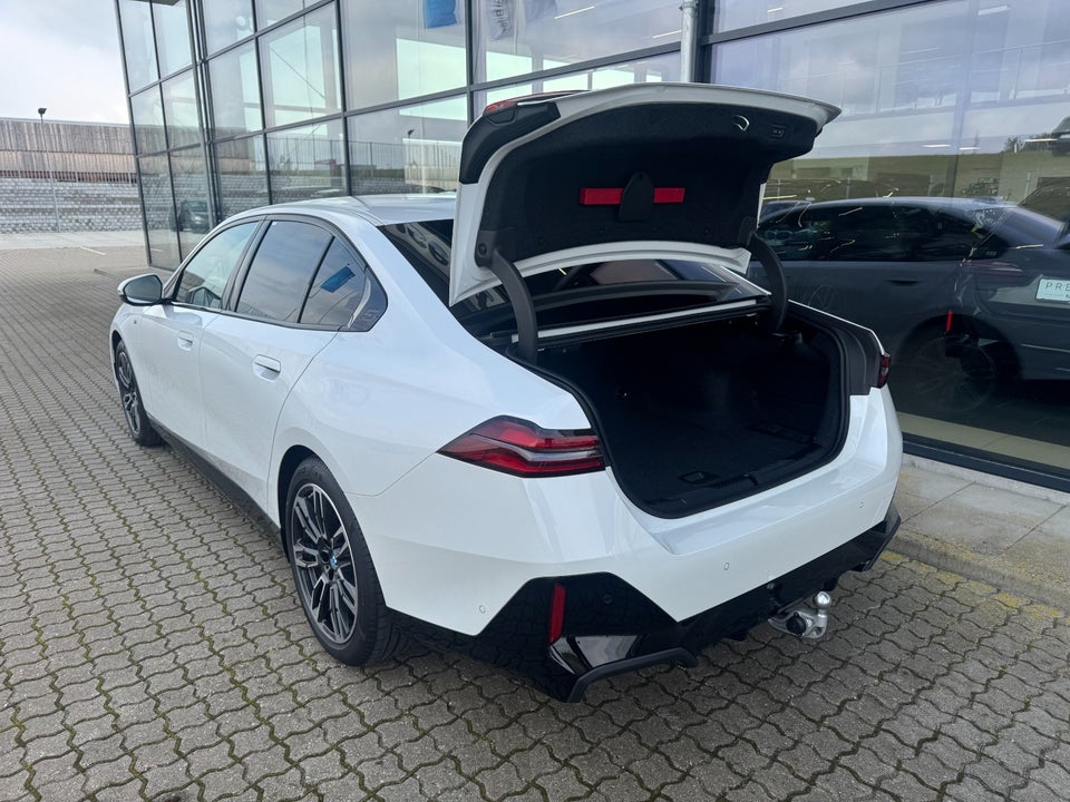 BMW i5 eDrive40 M-Sport Pro 4d