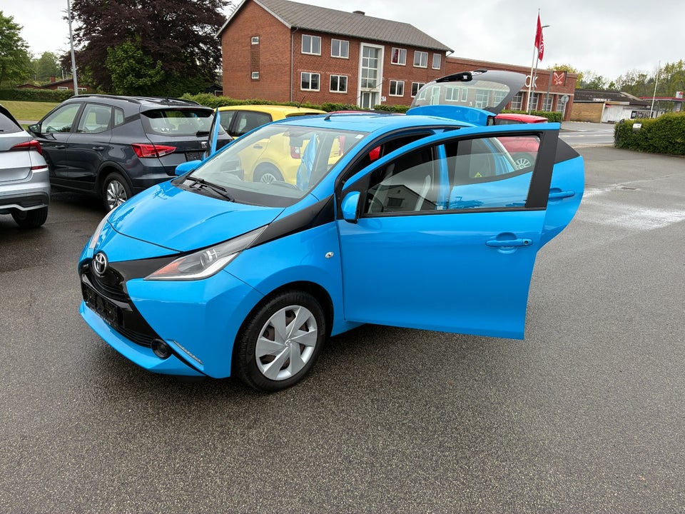 Toyota Aygo 1,0 VVT-i x-play 5d
