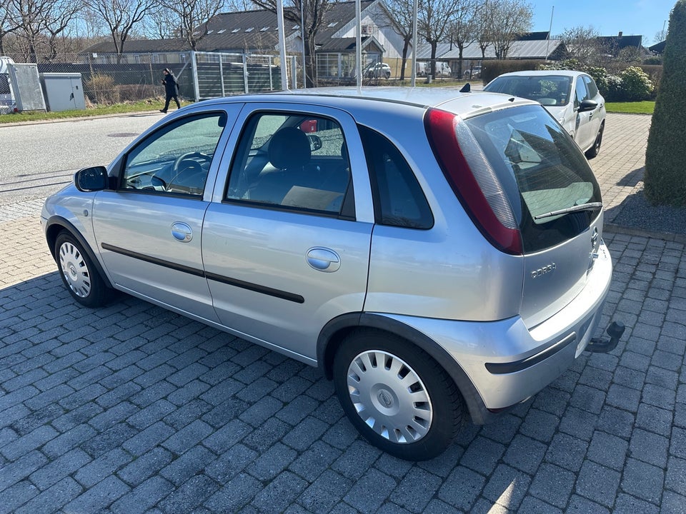 Opel Corsa 1,2 16V Enjoy 5d