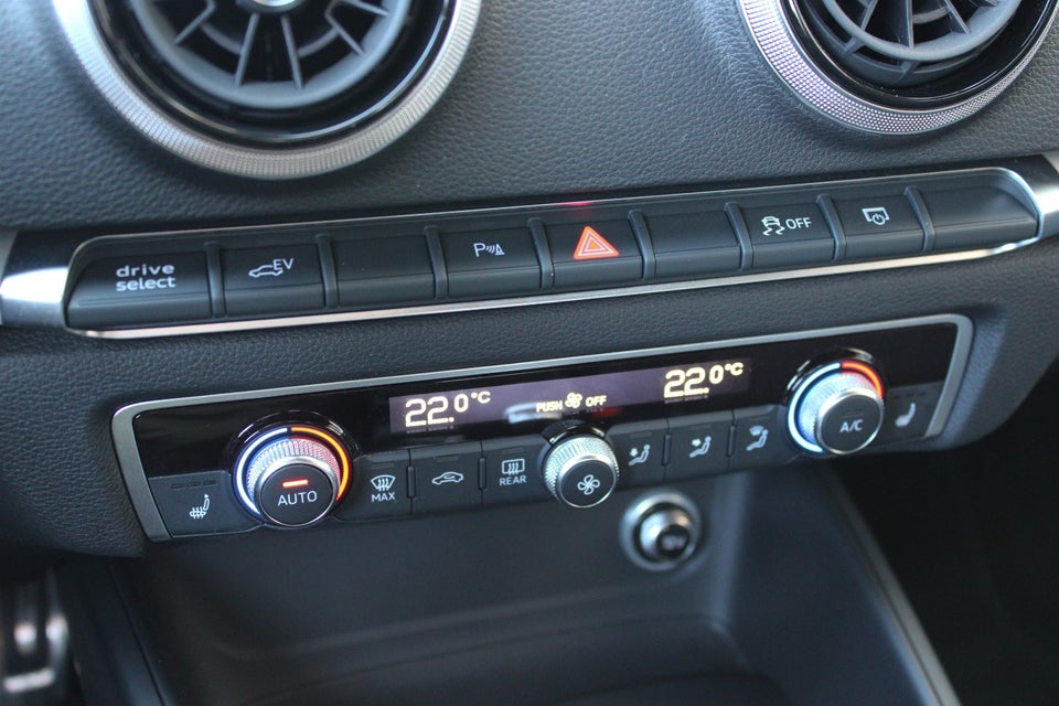 Audi A3 1,4 e-tron S-line Sportback S-tr. 5d