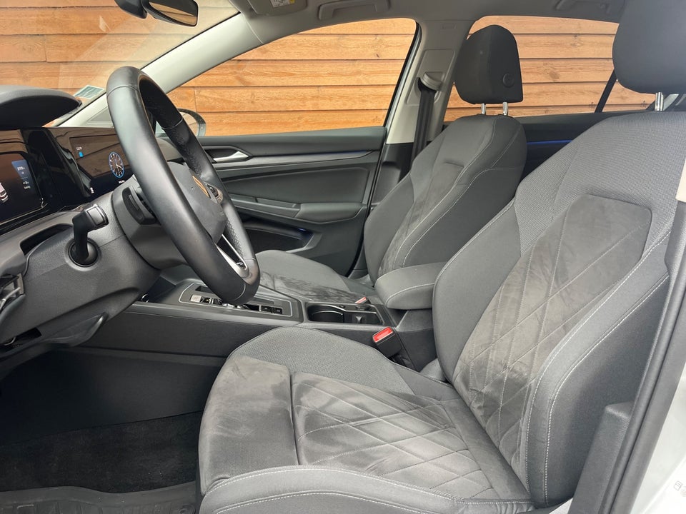 VW Golf VIII 1,4 eHybrid DSG 5d