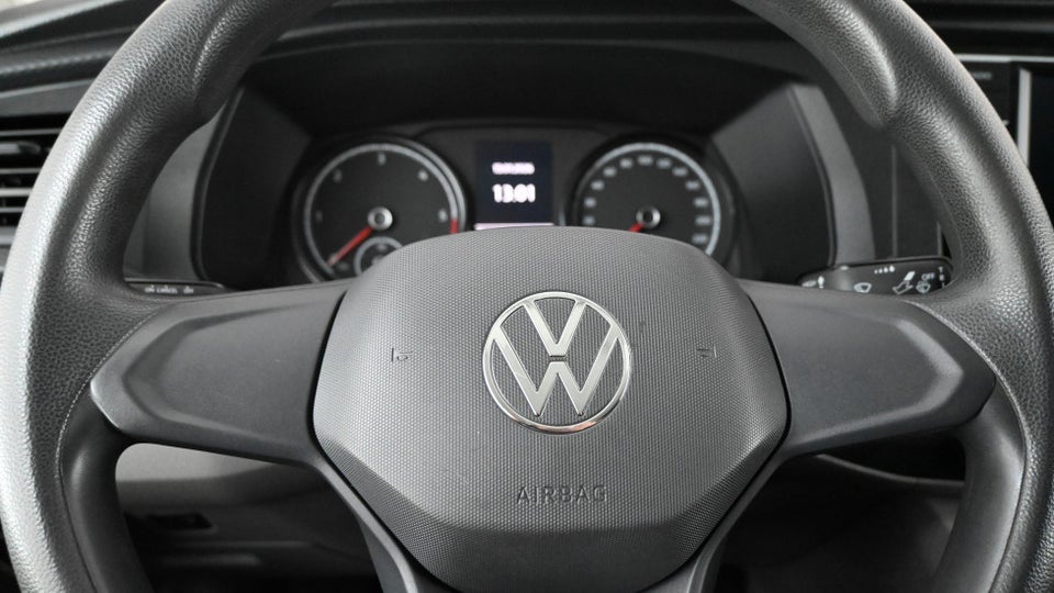 VW Transporter 2,0 TDi 110 Kassevogn kort