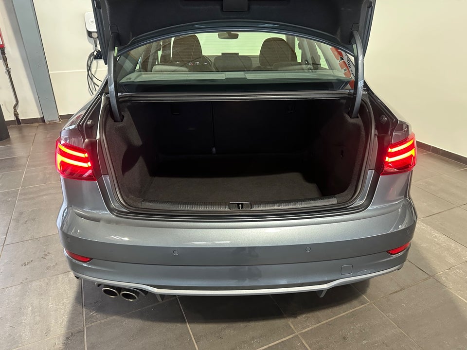 Audi A3 35 TFSi Sport Limited S-tr. 4d