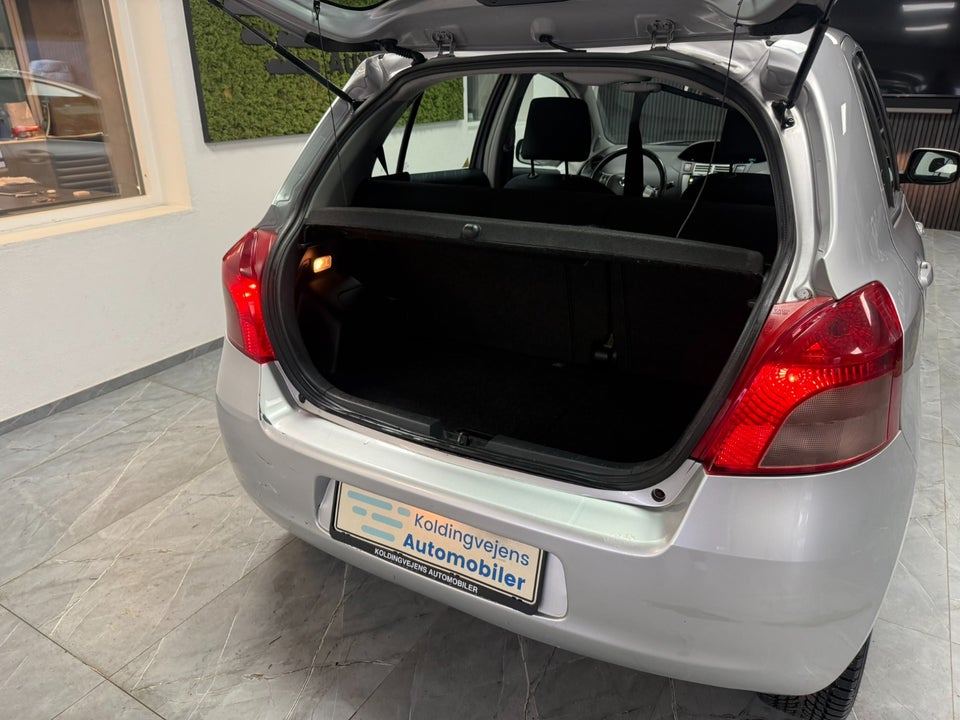 Toyota Yaris 1,3 Luna 5d