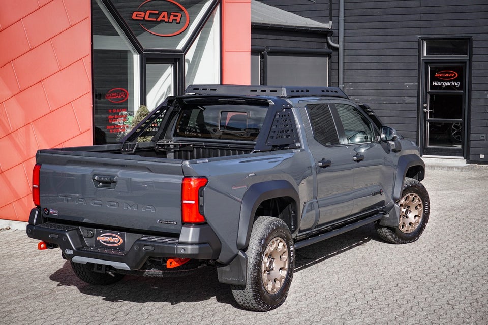 Toyota Tacoma 2,4 Hybrid Trailhunter aut. 4x4 4d