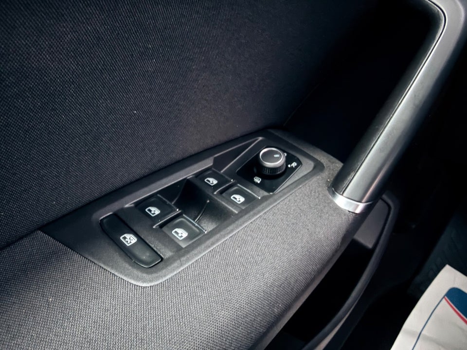 VW Touran 1,6 TDi 115 Comfortline 7prs 5d