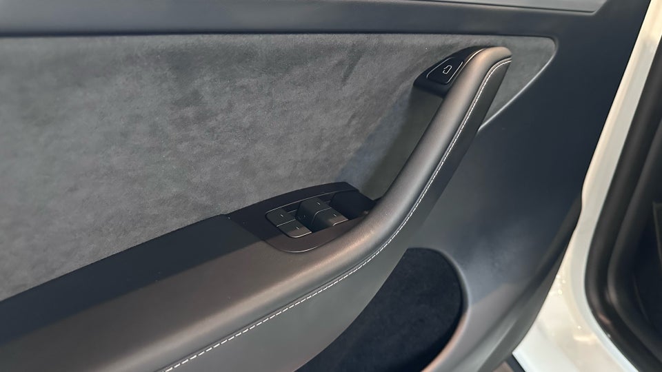 Tesla Model Y Performance AWD 5d