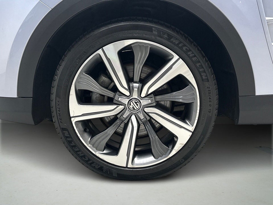 MG Marvel R Luxury 5d