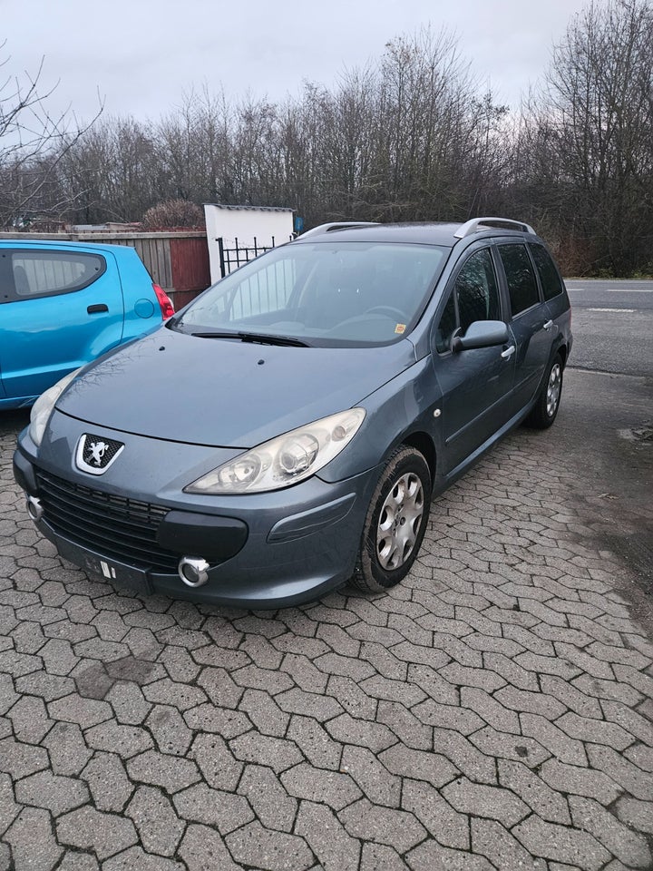 Peugeot 307 1,6 SW 7prs 5d