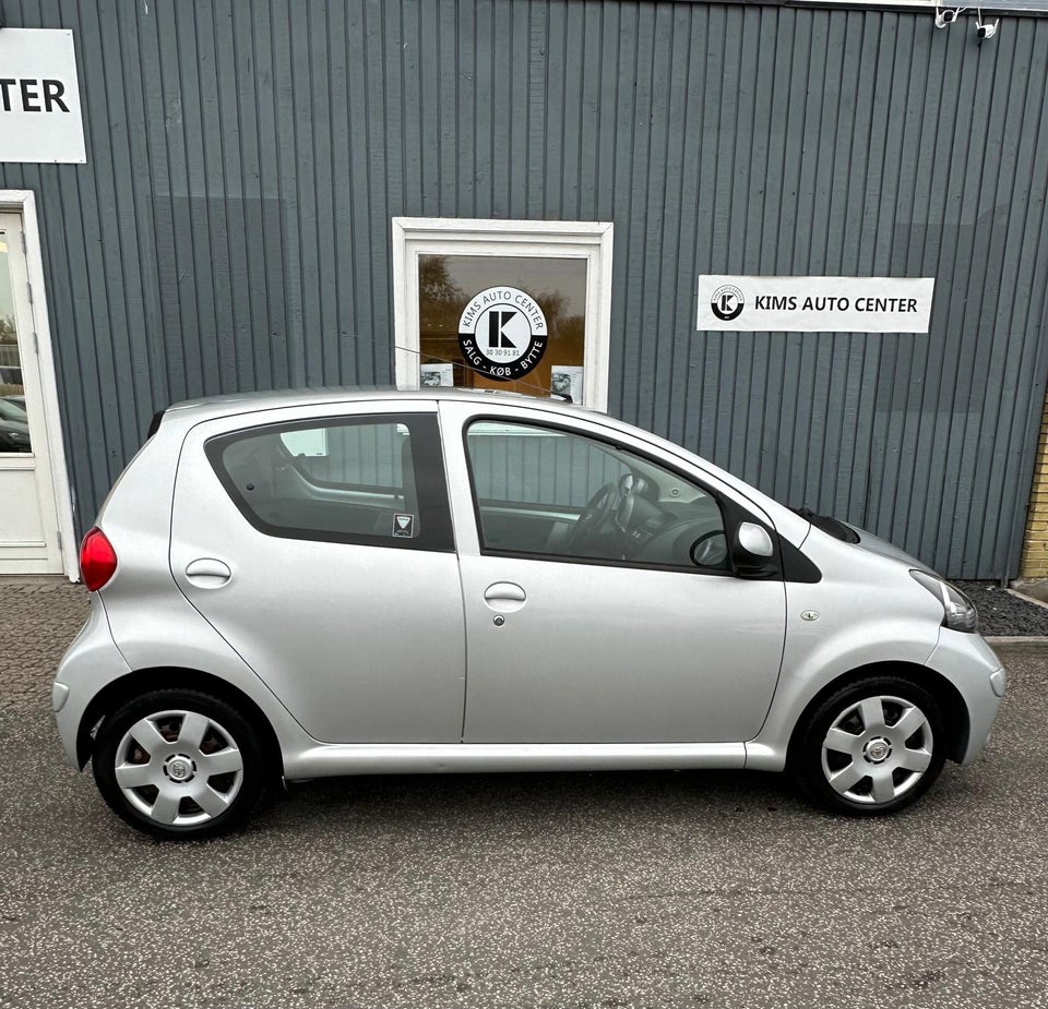 Toyota Aygo 1,0 Plus 5d