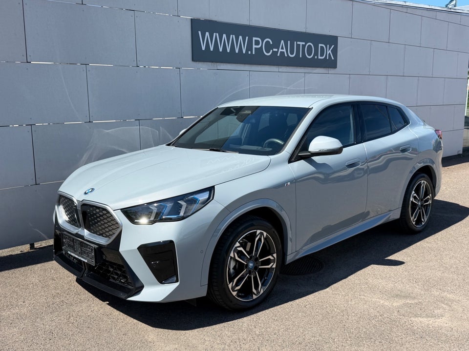 BMW iX2 eDrive20 Fully Charged M-Sport 5d