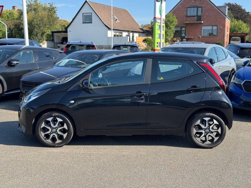 Toyota Aygo 1,0 VVT-i x-play 5d
