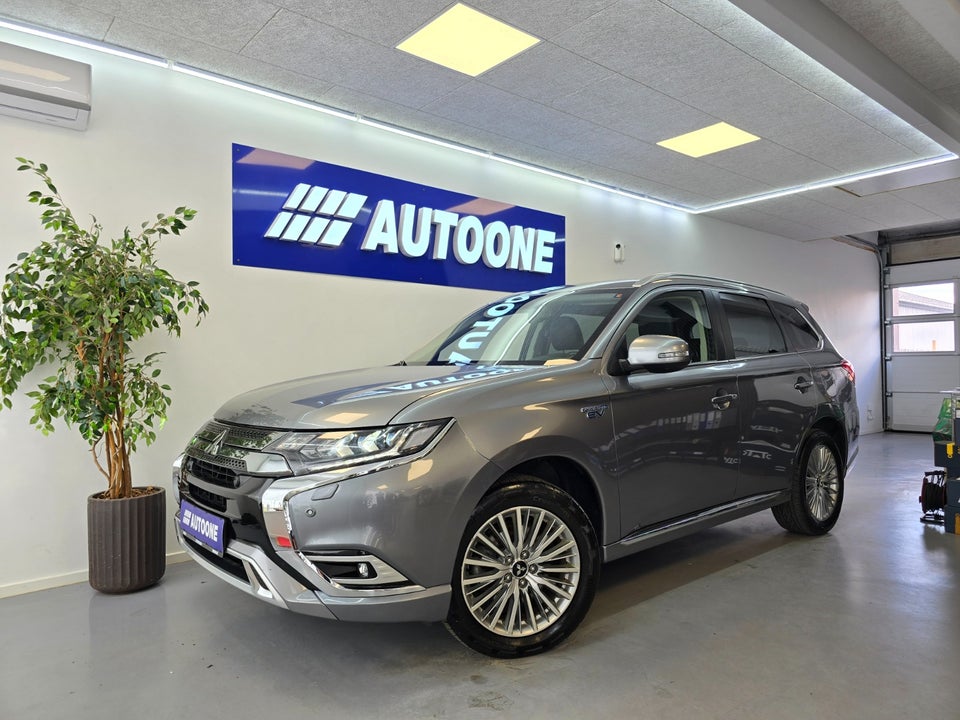 Mitsubishi Outlander 2,4 PHEV Intro Edition CVT 4WD 5d