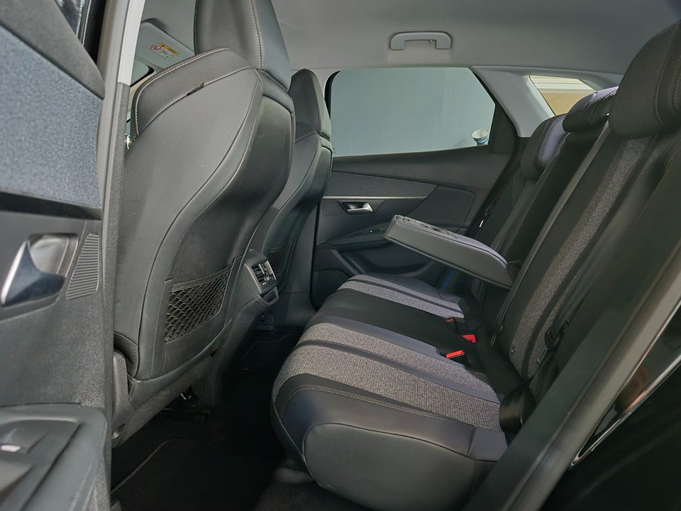 Peugeot 3008 1,2 PureTech 130 Allure EAT8 5d