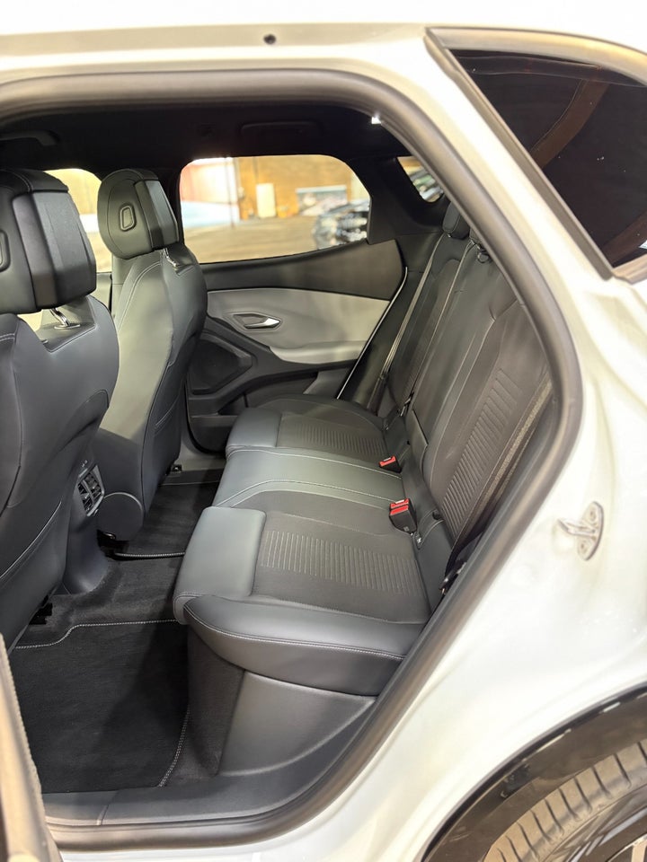 Ford Capri 79 Premium Extended Range AWD 5d