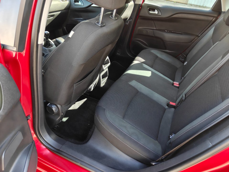 Citroën C4 1,6 BlueHDi 100 Feel Complet 5d