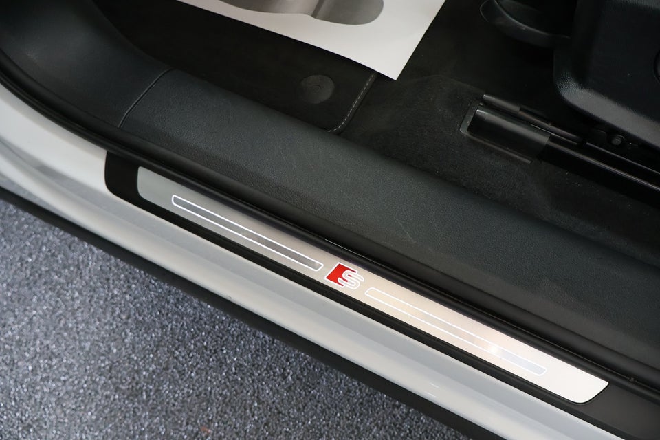 Audi e-tron 55 S-line Sportback quattro 5d