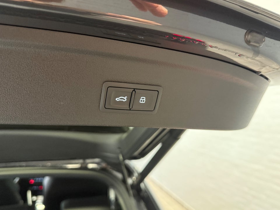 Audi A3 40 TFSi e Advanced Sportback S-tr. 5d