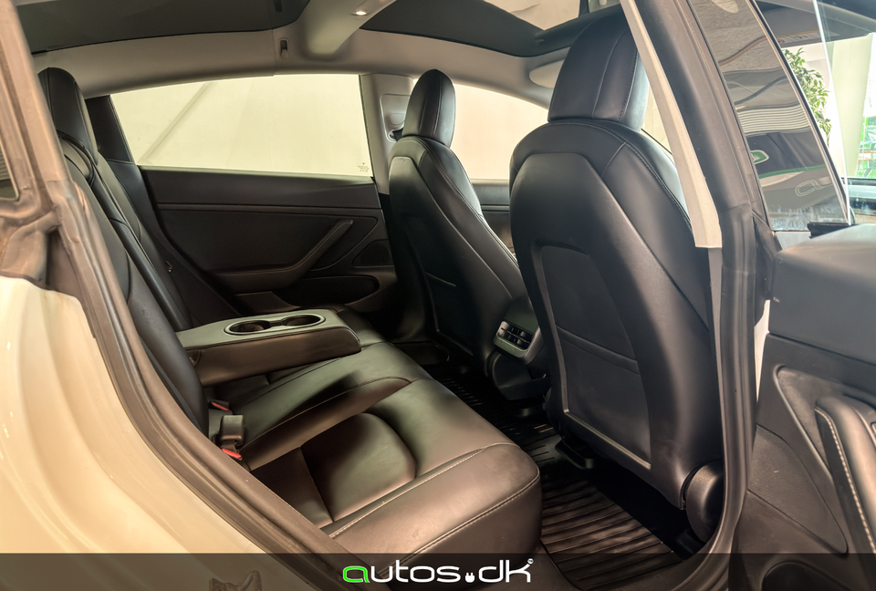 Tesla Model 3 Standard Range+ RWD 4d