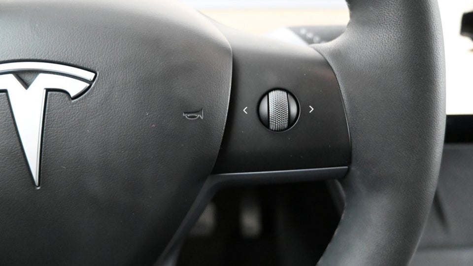 Tesla Model Y Long Range AWD 5d