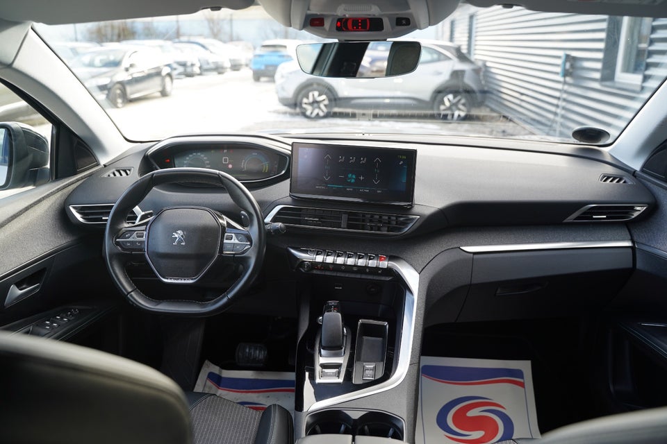 Peugeot 3008 1,6 Hybrid First Selection EAT8 5d