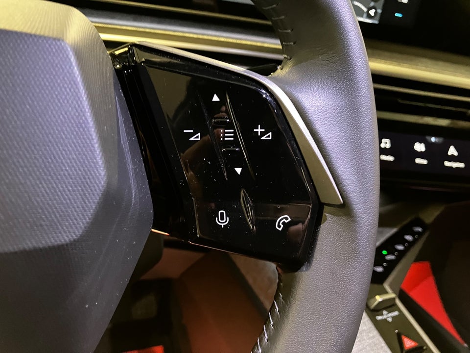 Peugeot e-5008 77 Allure 7prs 5d