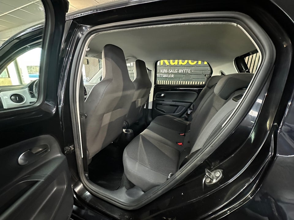VW Up! 1,0 75 Black Up! 5d