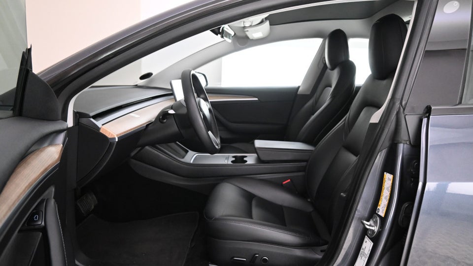 Tesla Model 3 Long Range AWD 4d